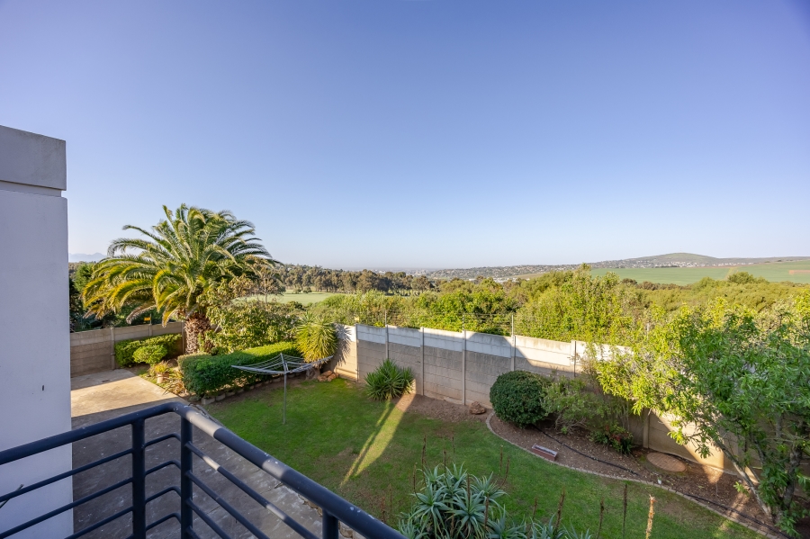 6 Bedroom Property for Sale in Vergesig Western Cape